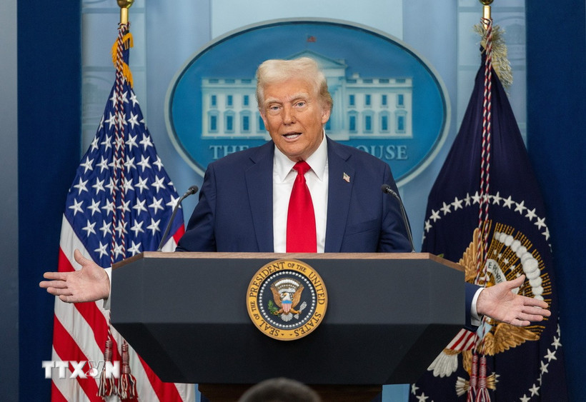 Mỹ Tỷ lệ ủng hộ Tổng thống Trump xuống mức thấp nhất trong nhiệm kỳ 2