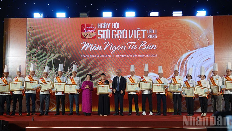 Khai mạc Ngày hội Sợi gạo Việt lần thứ 1 - Món ngon từ bún