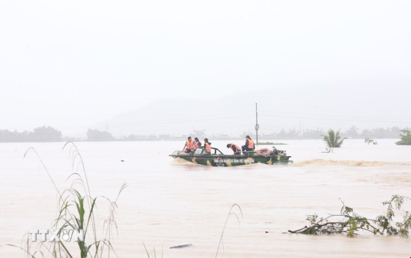 Thời tiết ngày 21 11 Lũ trên các sông từ Huế đến Khánh Hòa đang xuống