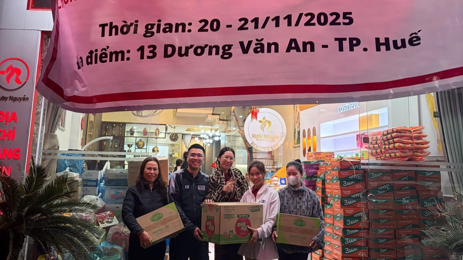 Hơi ấm sẻ chia gửi đến vùng rốn lũ