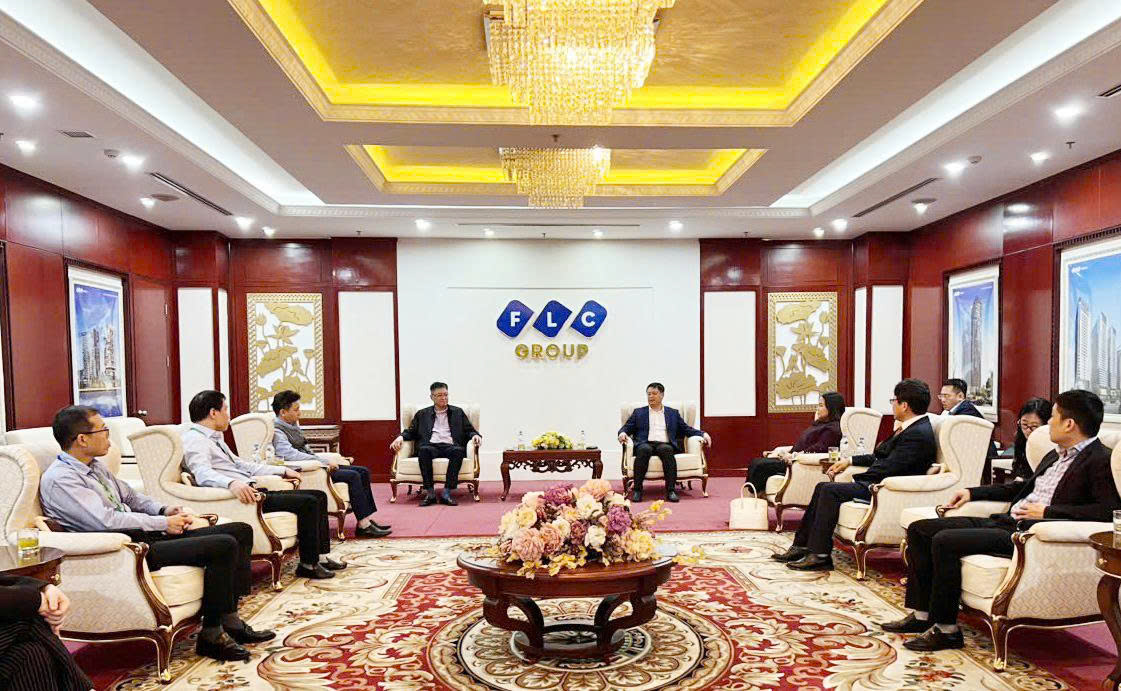 Phó Chủ tịch Thường trực UBND thành phố Nguyễn Thanh Bình làm việc với Bamboo Airways