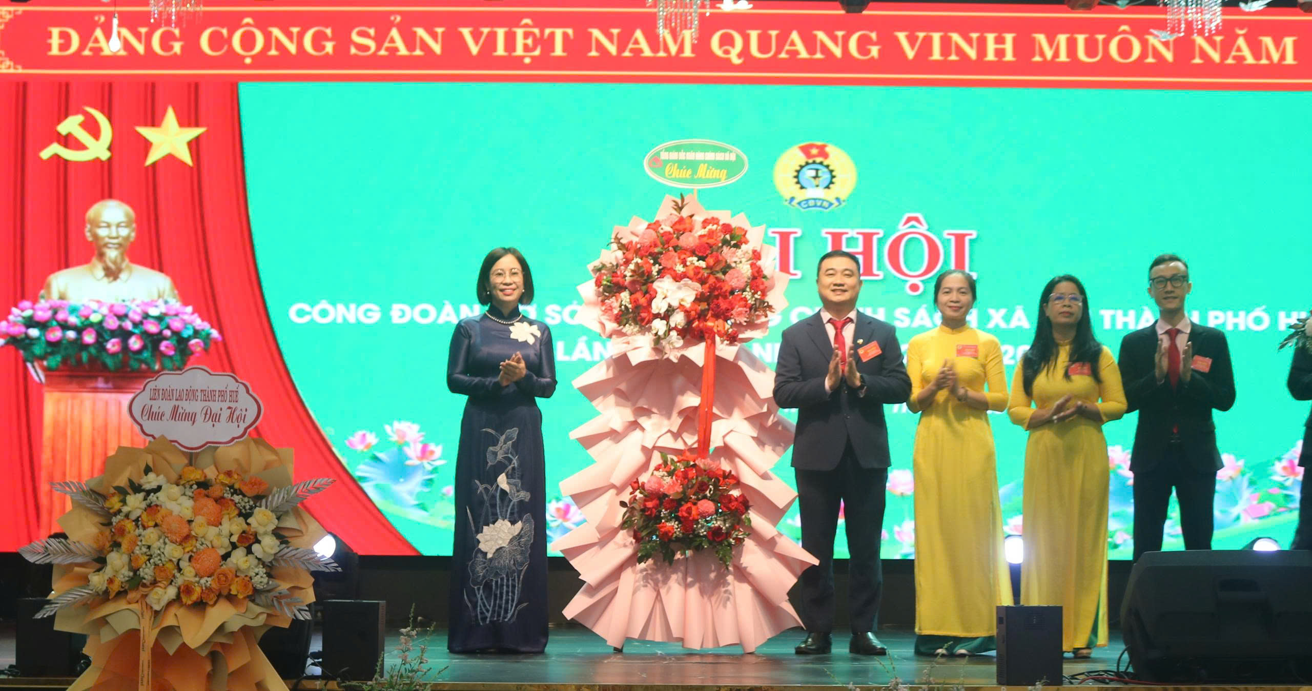 Gắn hoạt động công đoàn với các phong trào thi đua