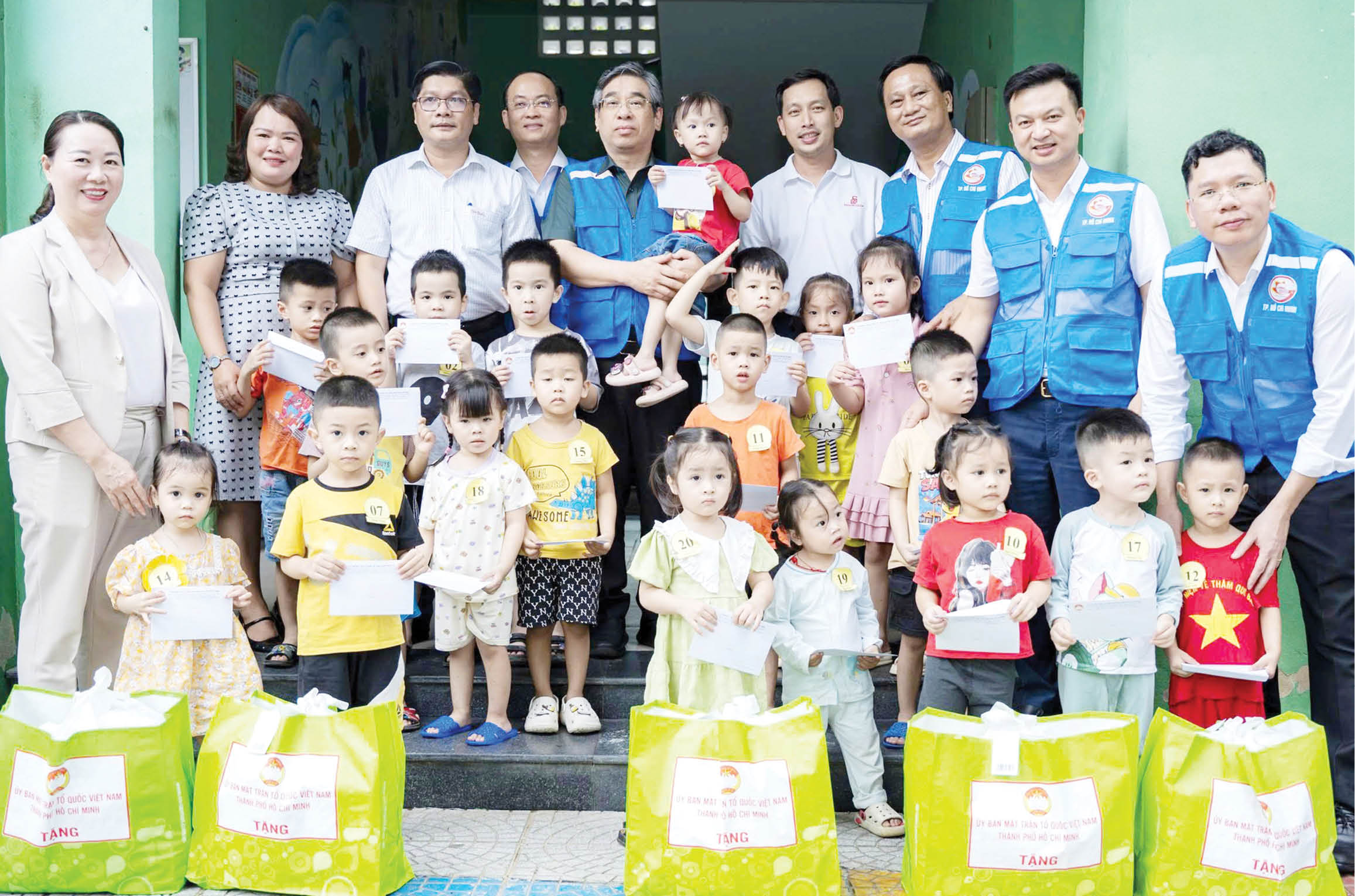 Cầu nối giữa Đảng, chính quyền với Nhân dân