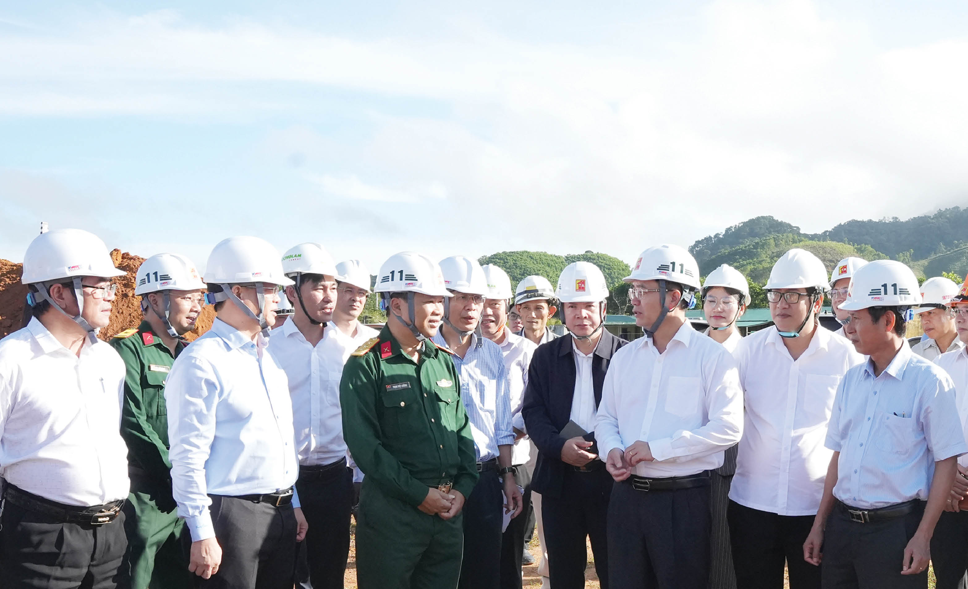 Chung sức, đồng lòng, quyết tâm xây dựng thành phố Huế phát triển nhanh, bền vững, giàu bản sắc