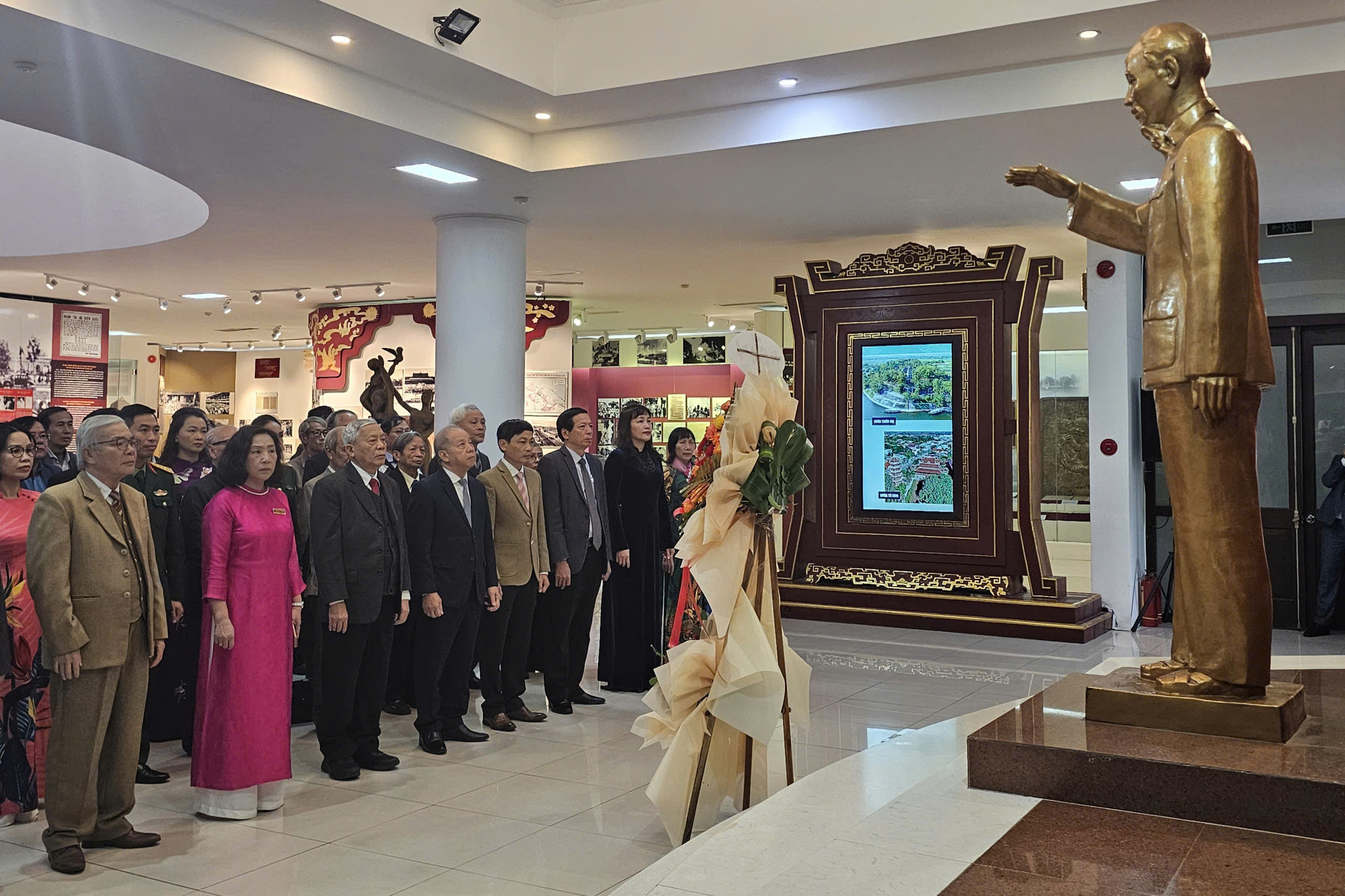 Di sản văn hóa Hồ Chí Minh trong lòng Nhân dân Huế