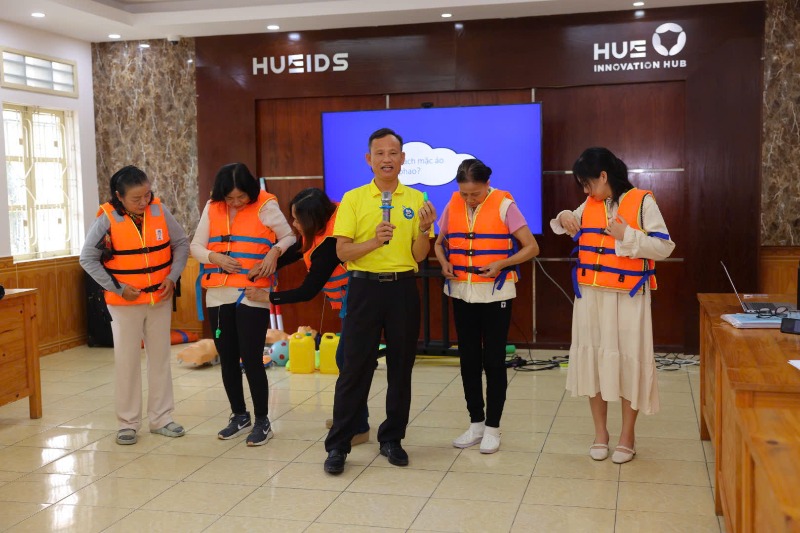 Kỹ năng chăm sóc sức khỏe sinh sản và giáo dục an toàn trong môi trường nước