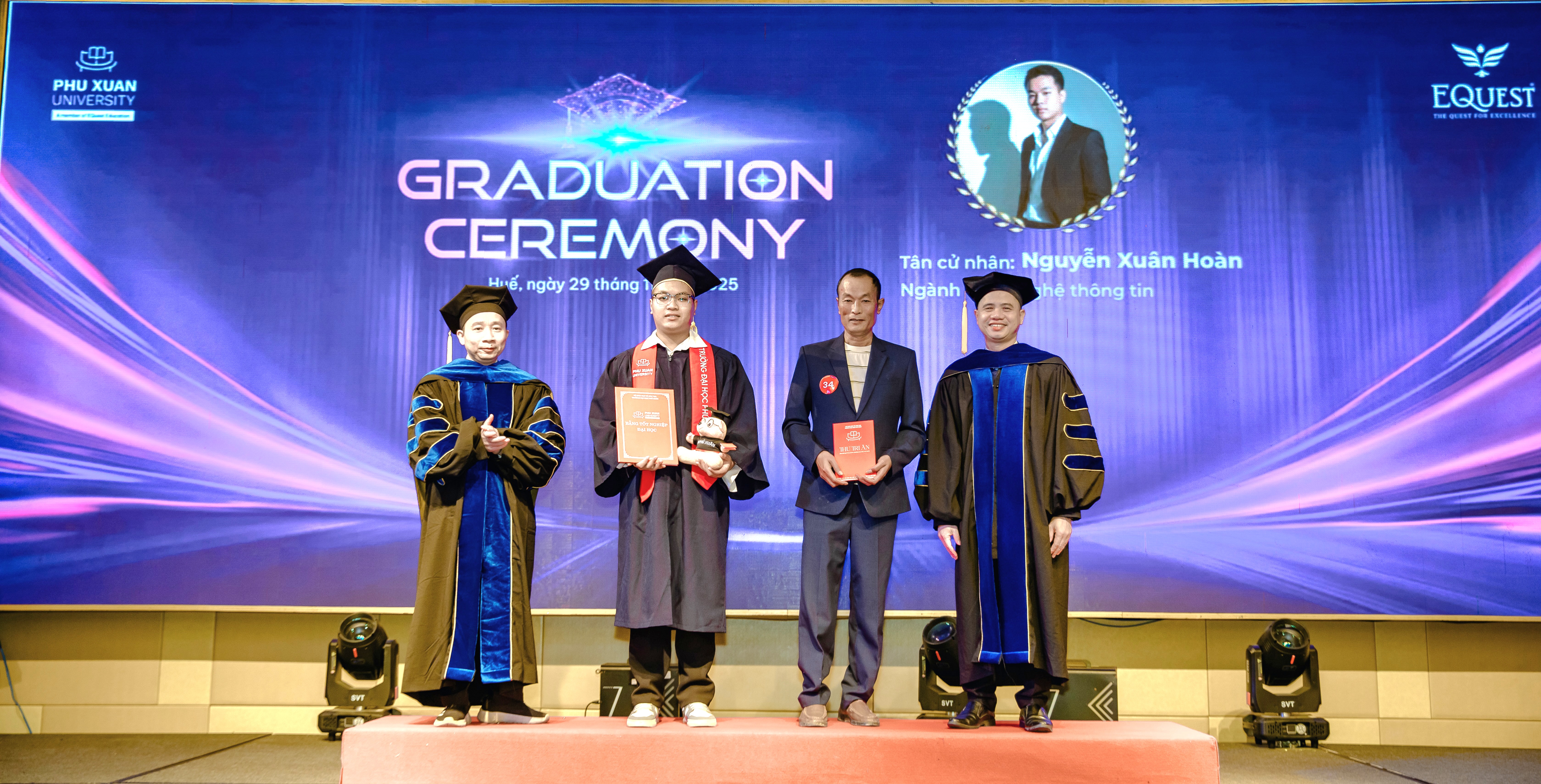 Trường Đại học Phú Xuân trao bằng tốt nghiệp cho 180 tân cử nhân