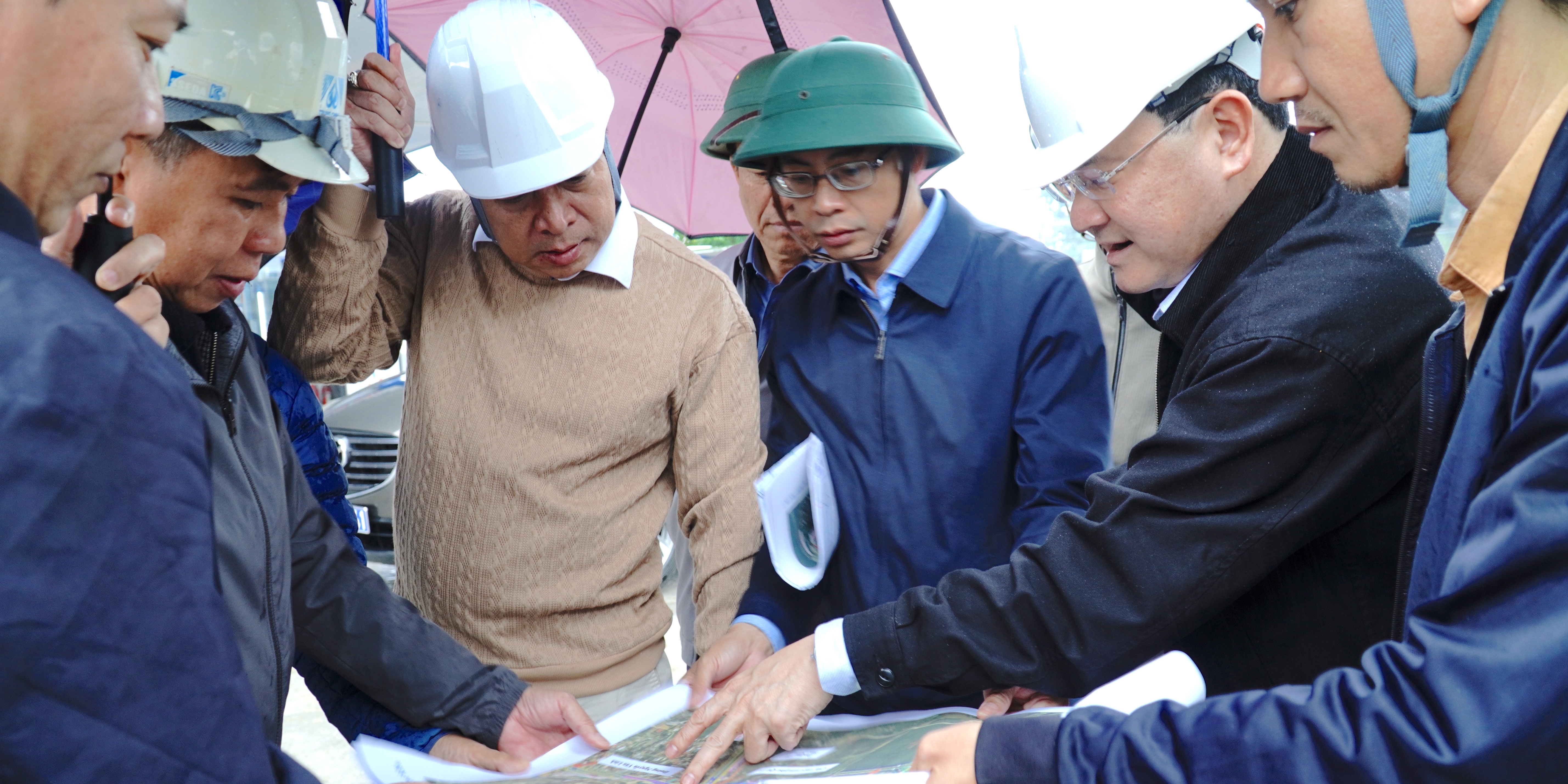 Chủ tịch UBND thành phố Nguyễn Khắc Toàn kiểm tra thực địa các dự án trọng điểm