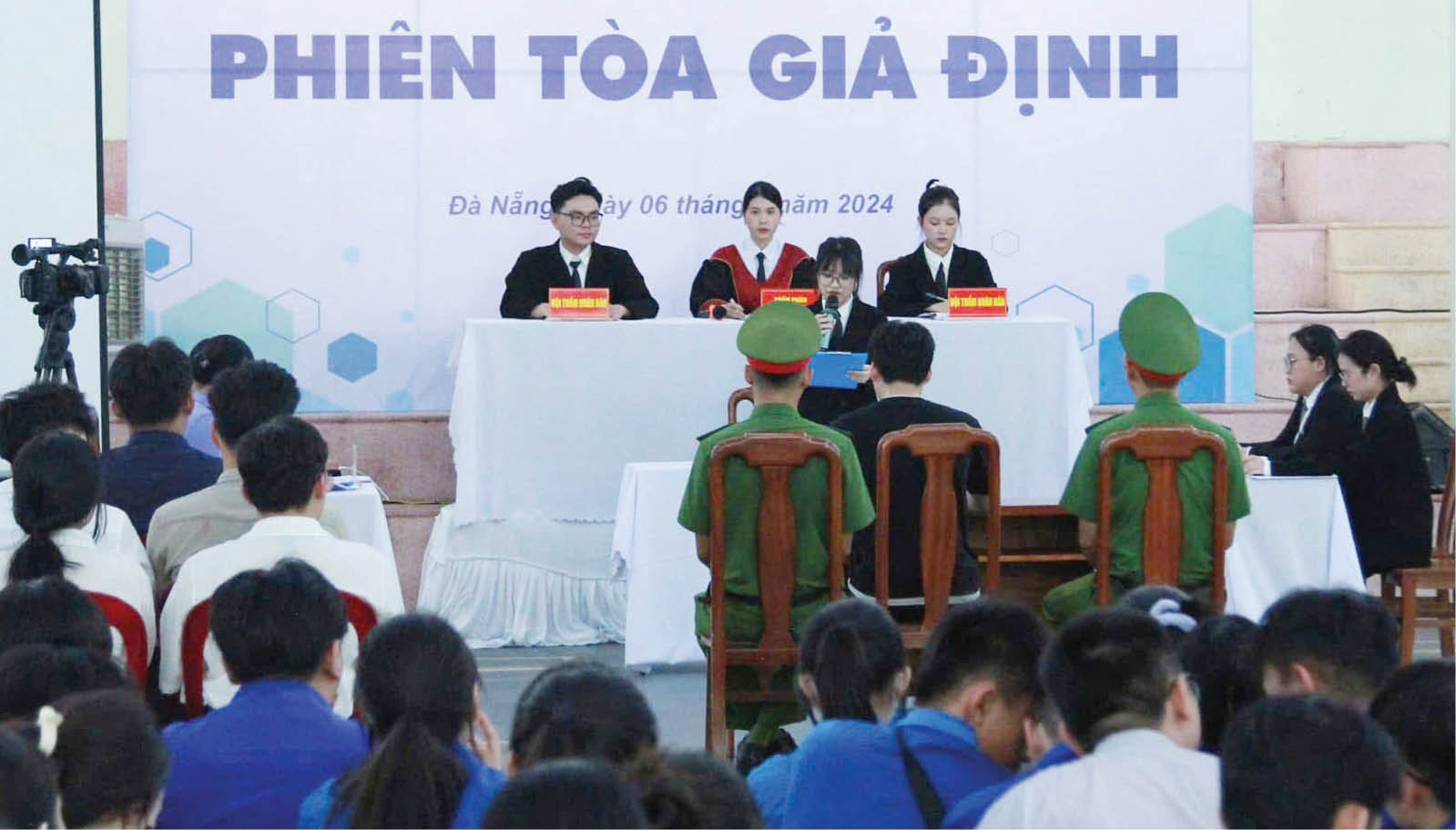 Đào tạo luật sư gắn với thực tiễn