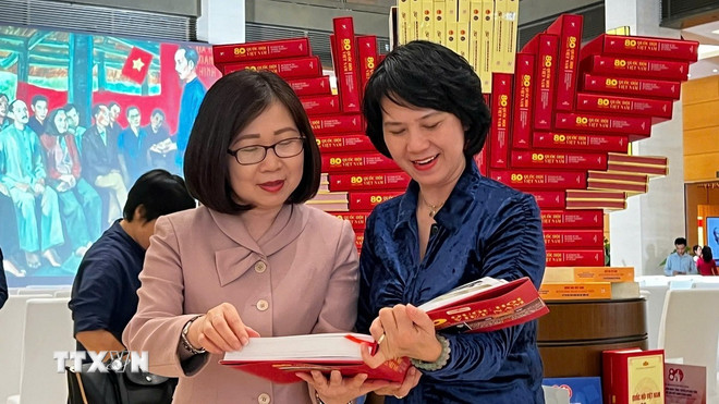 NXB Thông tấn ra mắt cuốn sách ảnh về 80 năm Quốc hội Việt Nam