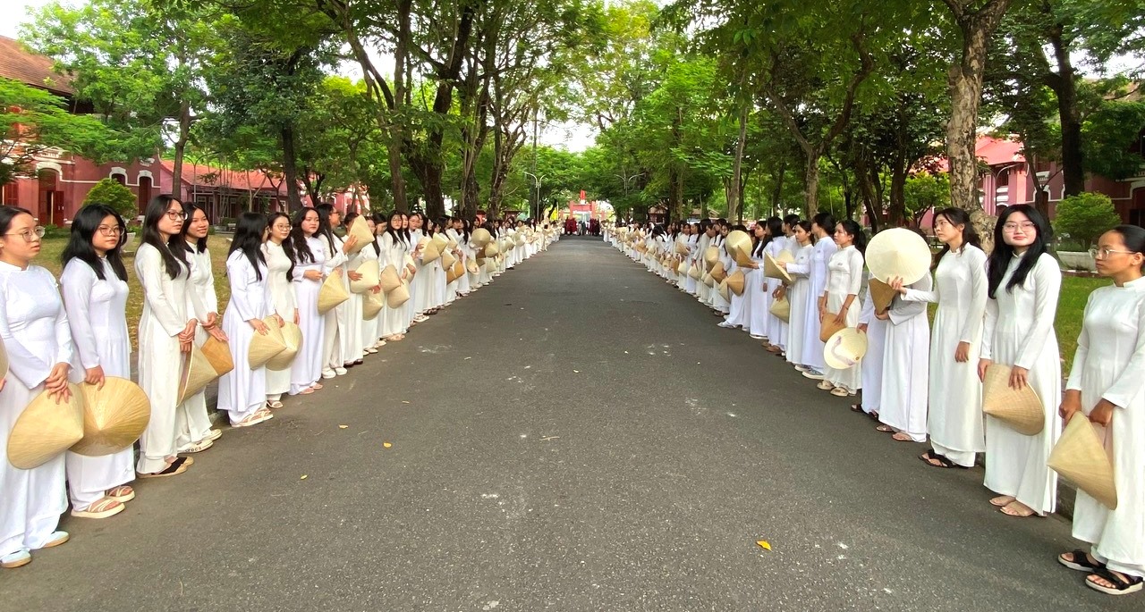 Xây dựng văn hóa học đường, khơi dậy khát vọng cống hiến cho học sinh, sinh viên