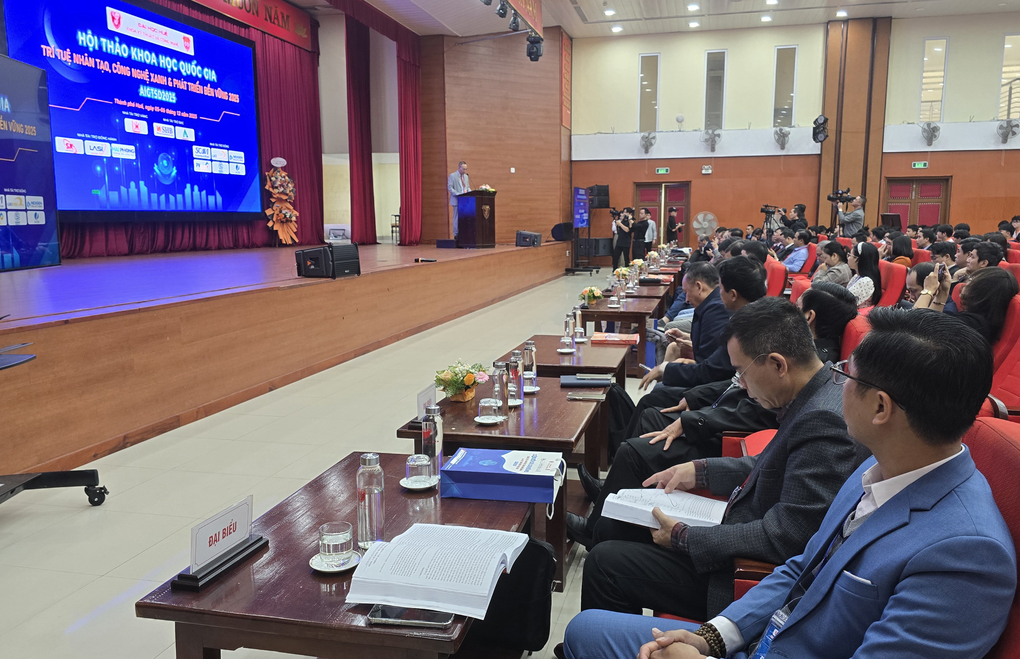 Trí tuệ nhân tạo, công nghệ xanh và phát triển bền vững 2025