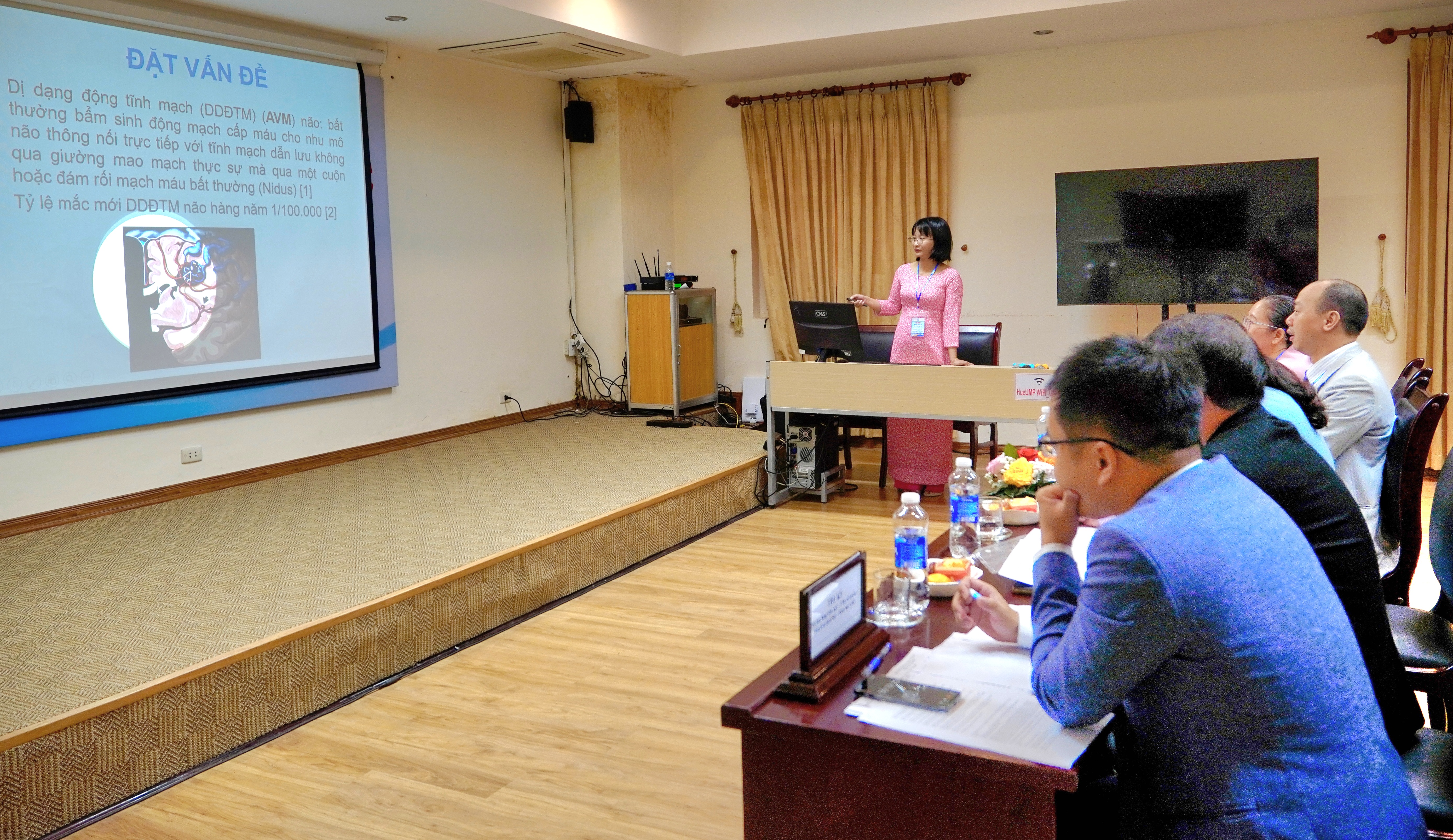 82 báo cáo khoa học được báo cáo tại hội nghị khoa học sau đại học lần thứ XIV