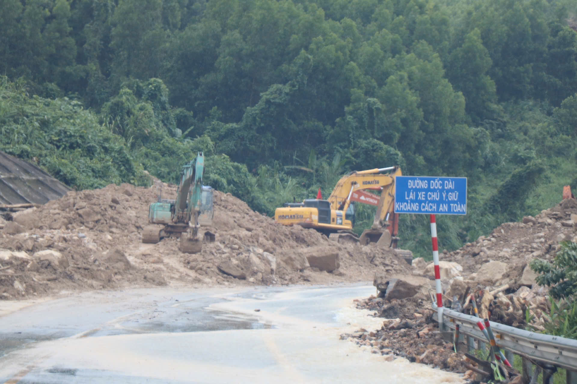 Tiếp tục phương án tổ chức giao thông tạm thời trên cao tốc La Sơn - Hòa Liên