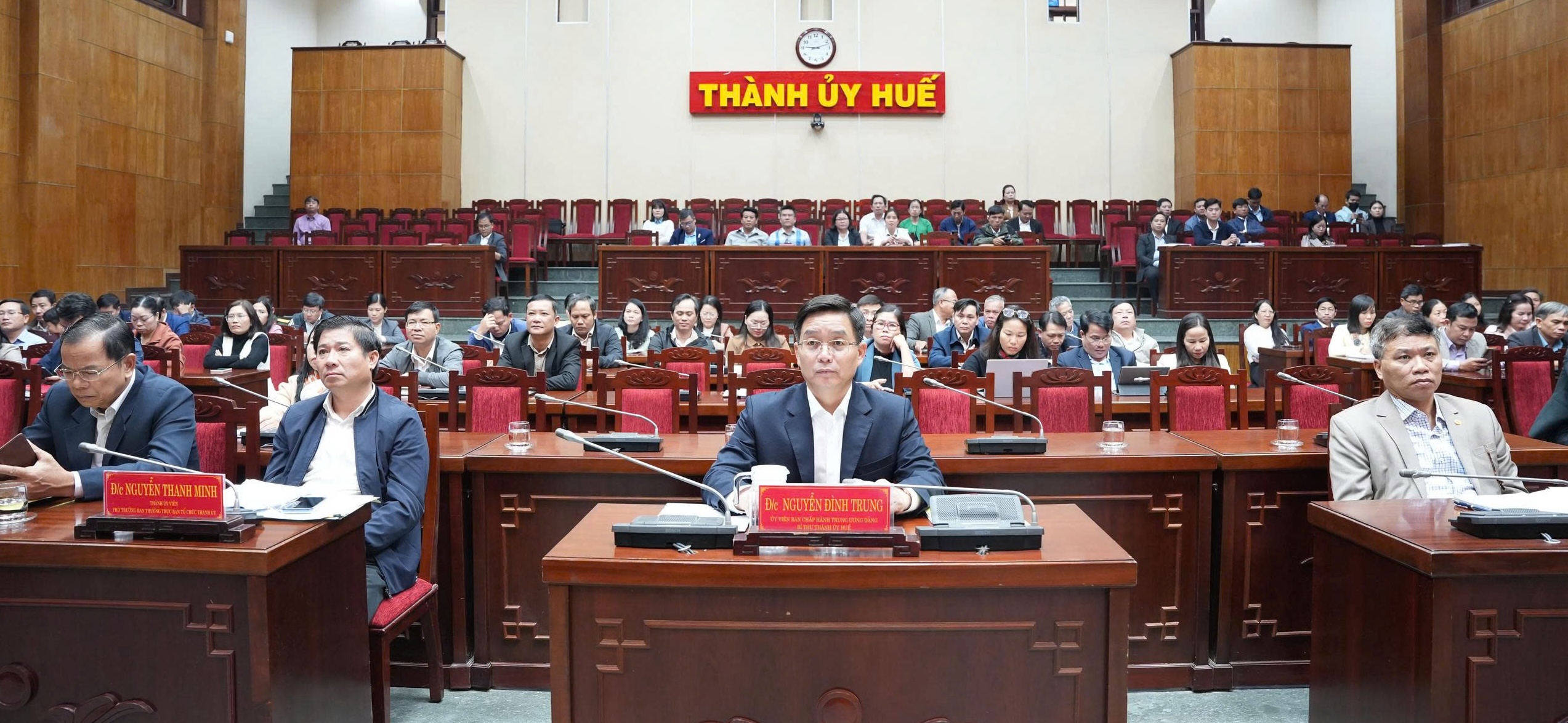 Tiếp tục tham mưu kịp thời, đồng bộ thể chế về công tác cán bộ