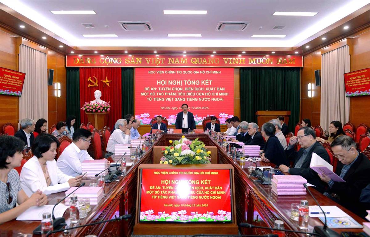 Xuất bản một số tác phẩm tiêu biểu của Chủ tịch Hồ Chí Minh sang tiếng nước ngoài