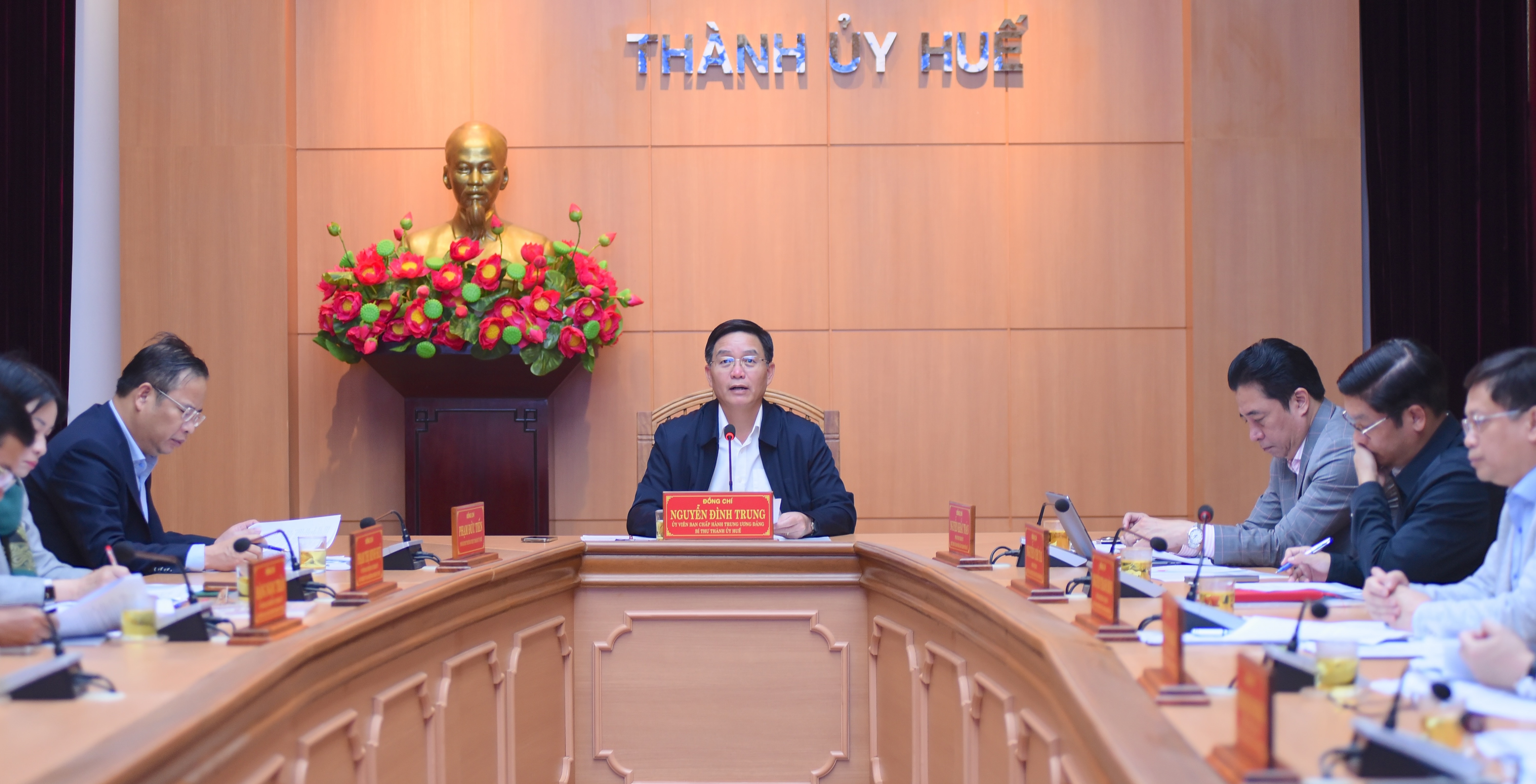 Thường trực Thành ủy nghe báo cáo khắc phục các dự án chậm tiến độ