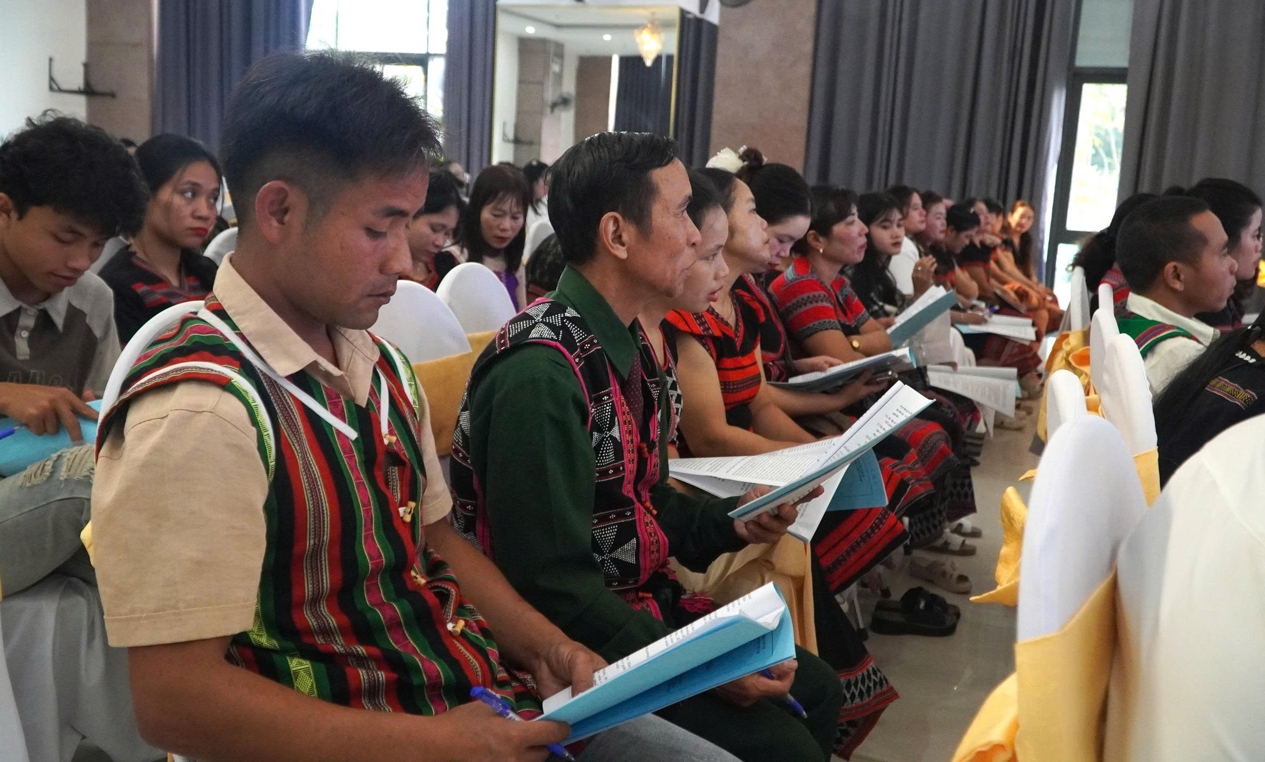 Nâng cao năng lực hoạt động bảo tồn, phát huy giá trị lễ hội truyền thống