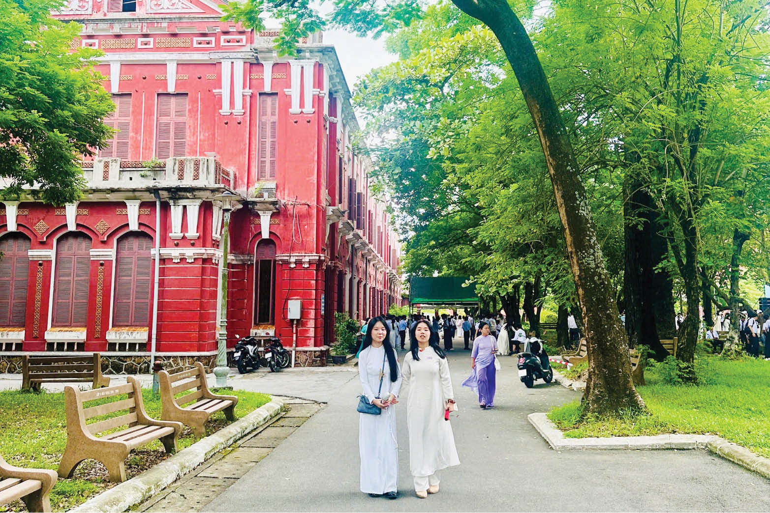 Giáo sư Phạm Đình Ái - Hiệu trưởng Trường Khải Định ngày ấy