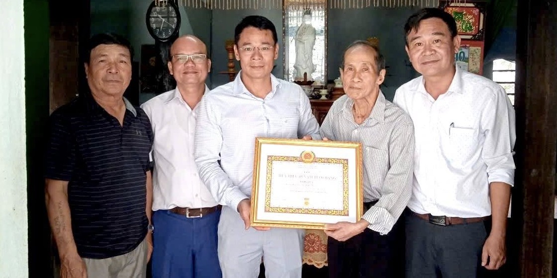 Phát huy vai trò lãnh đạo, tạo nền tảng phát triển giai đoạn mới