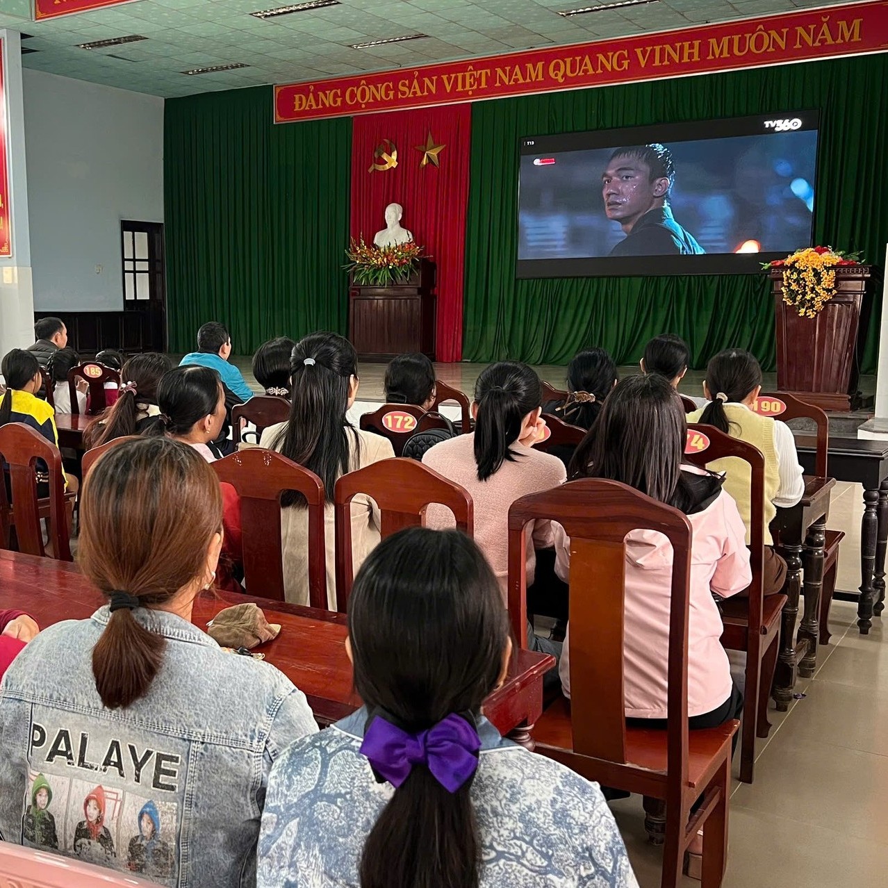 Phường Hóa Châu chiếu phim “Mưa Đỏ miễn phí tại 3 địa điểm