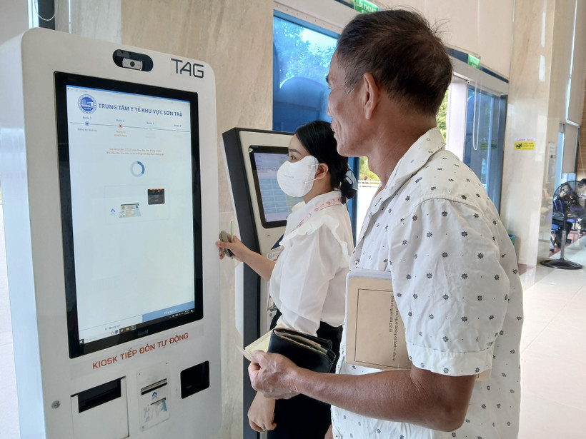 Xây dựng gói bảo hiểm y tế bổ sung Giảm gánh nặng tự chi trả của người dân