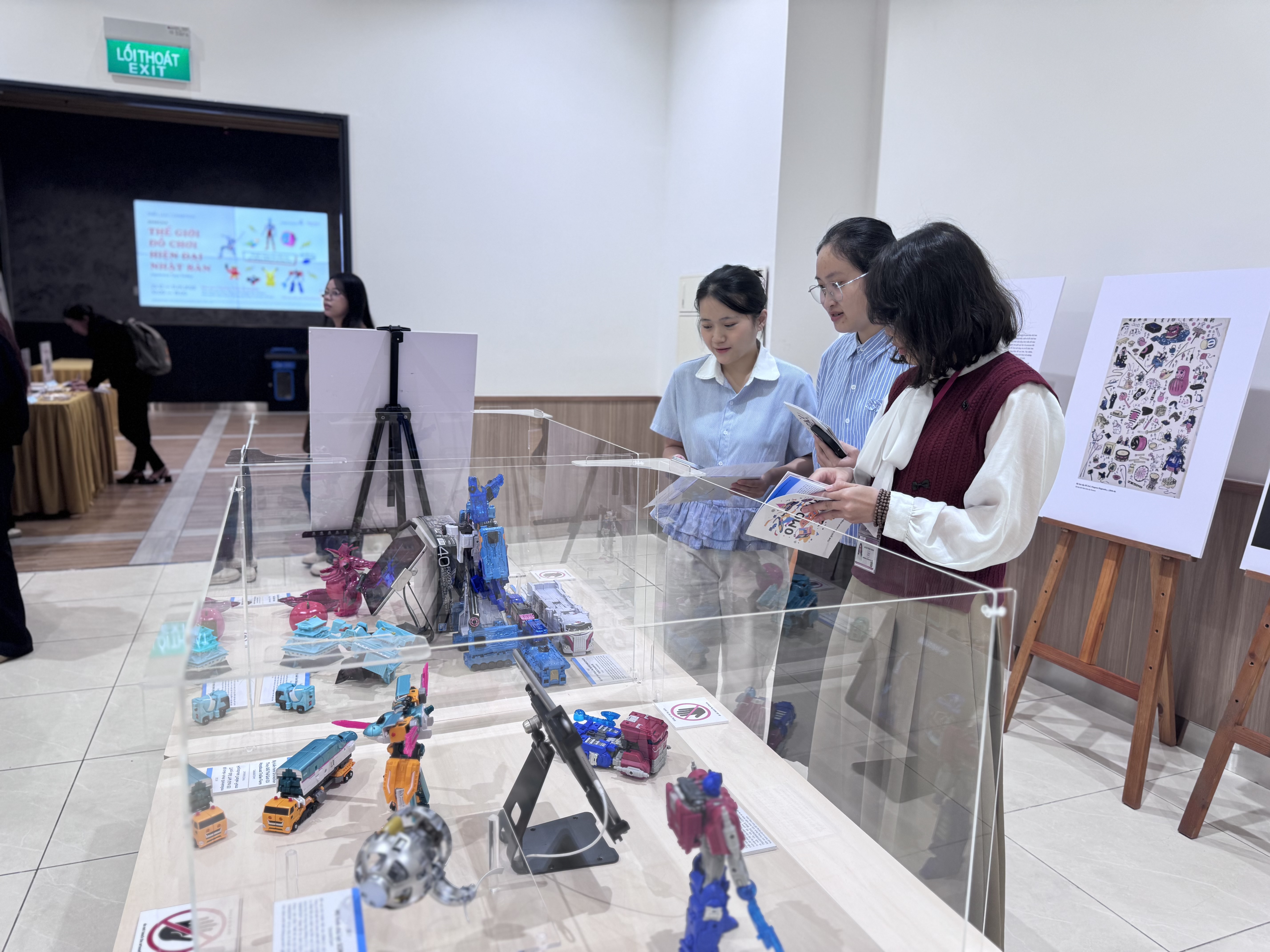 Triển lãm đồ chơi “OMOCHA”