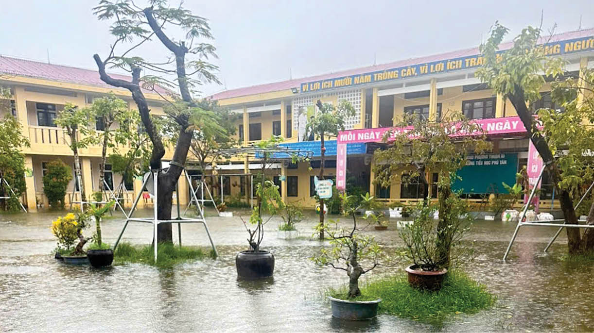 Nỗi lo từ những ngôi trường thường xuyên bị ngập nước ở Thuận An