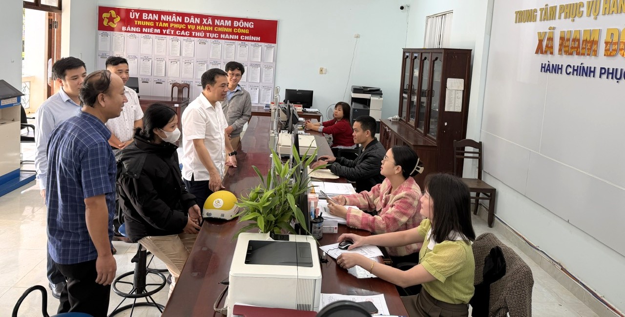 Đẩy nhanh xây dựng nhà, bố trí tái định cư an toàn cho người dân vùng sạt lở