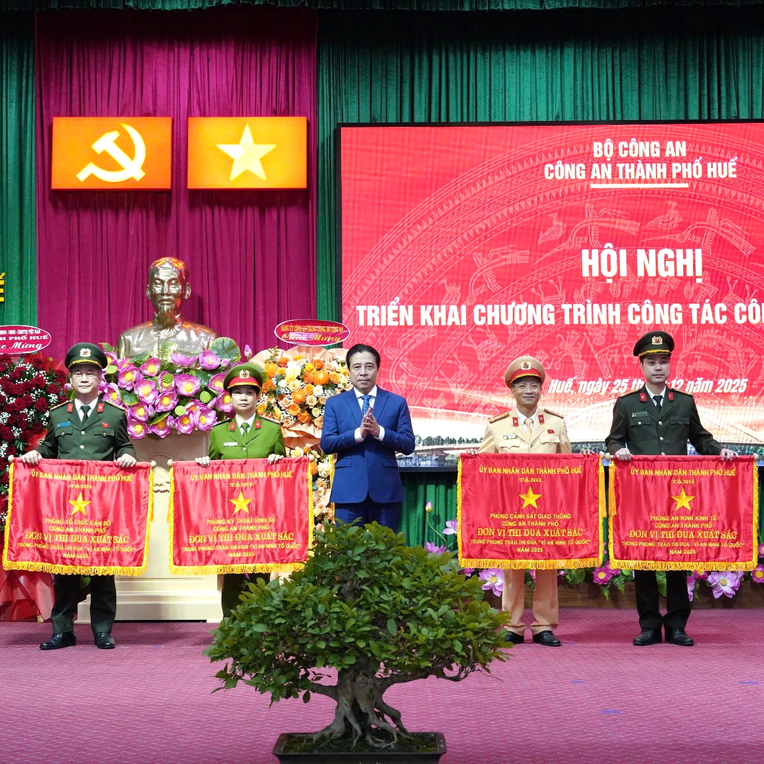 Giữ vững an ninh, trật tự trong giai đoạn mới