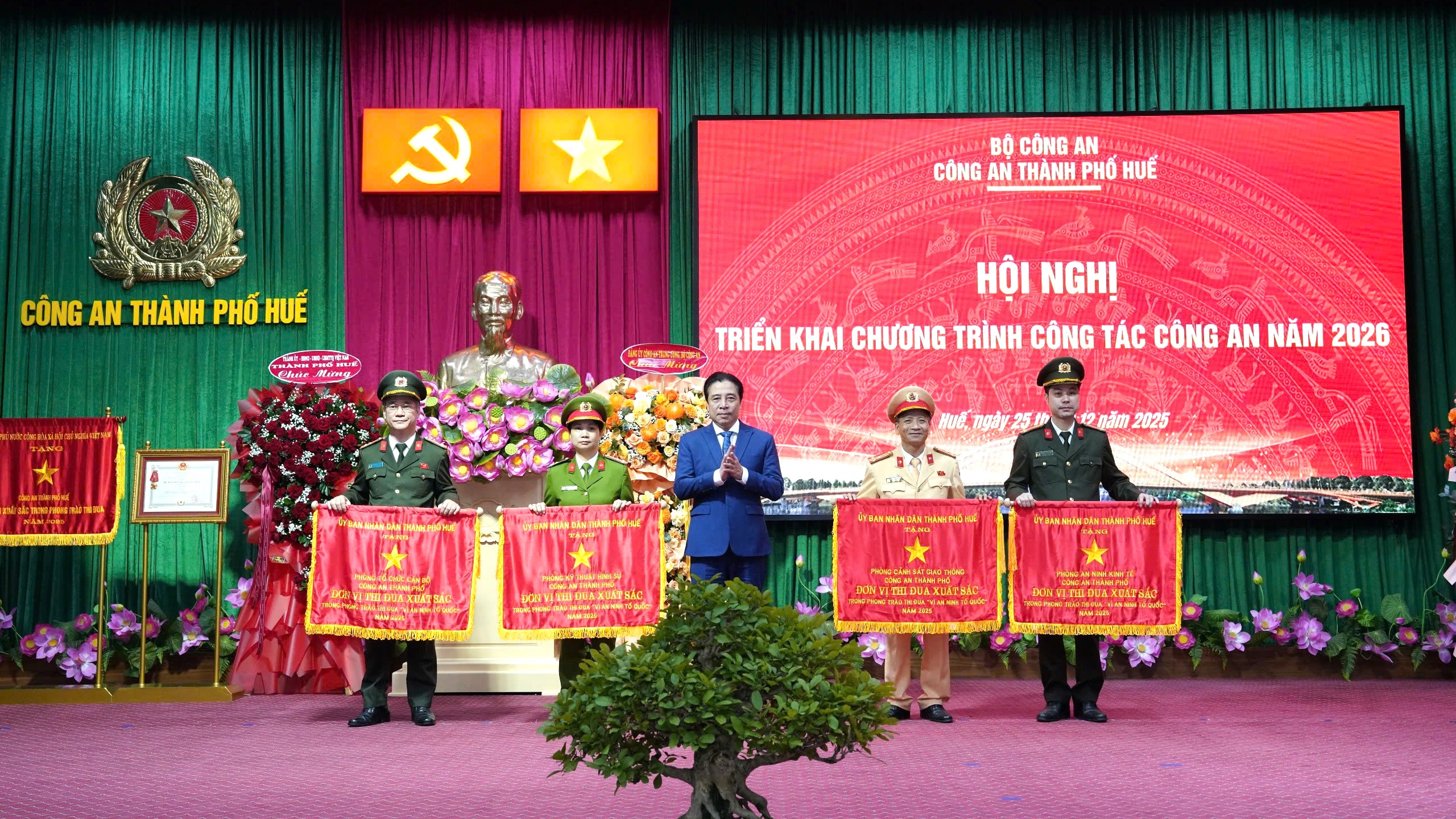 Giữ vững an ninh, trật tự trong giai đoạn mới