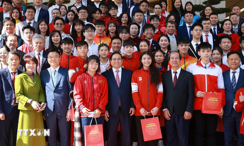 Thủ tướng Tiếp tục quan tâm, chăm lo hơn nữa cho giáo dục và đào tạo