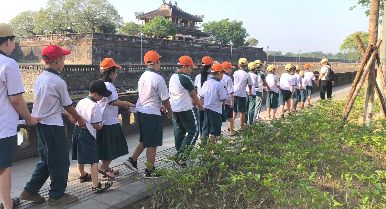 Nâng cao năng lực quản lý giáo dục học sinh khuyết tật ở tiểu học