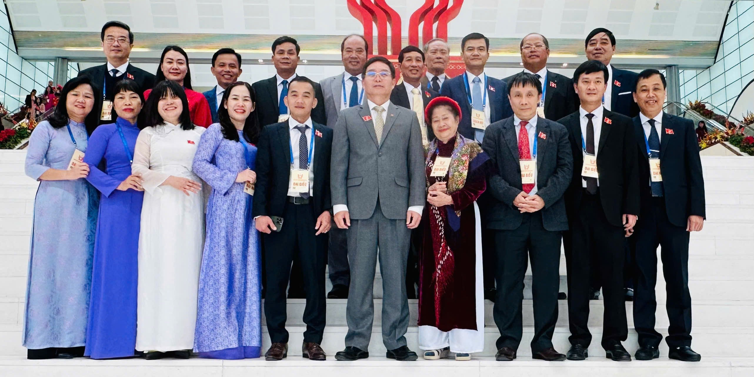 Đoàn đại biểu Thành phố Huế dự Đại hội Thi đua yêu nước toàn quốc lần thứ XI