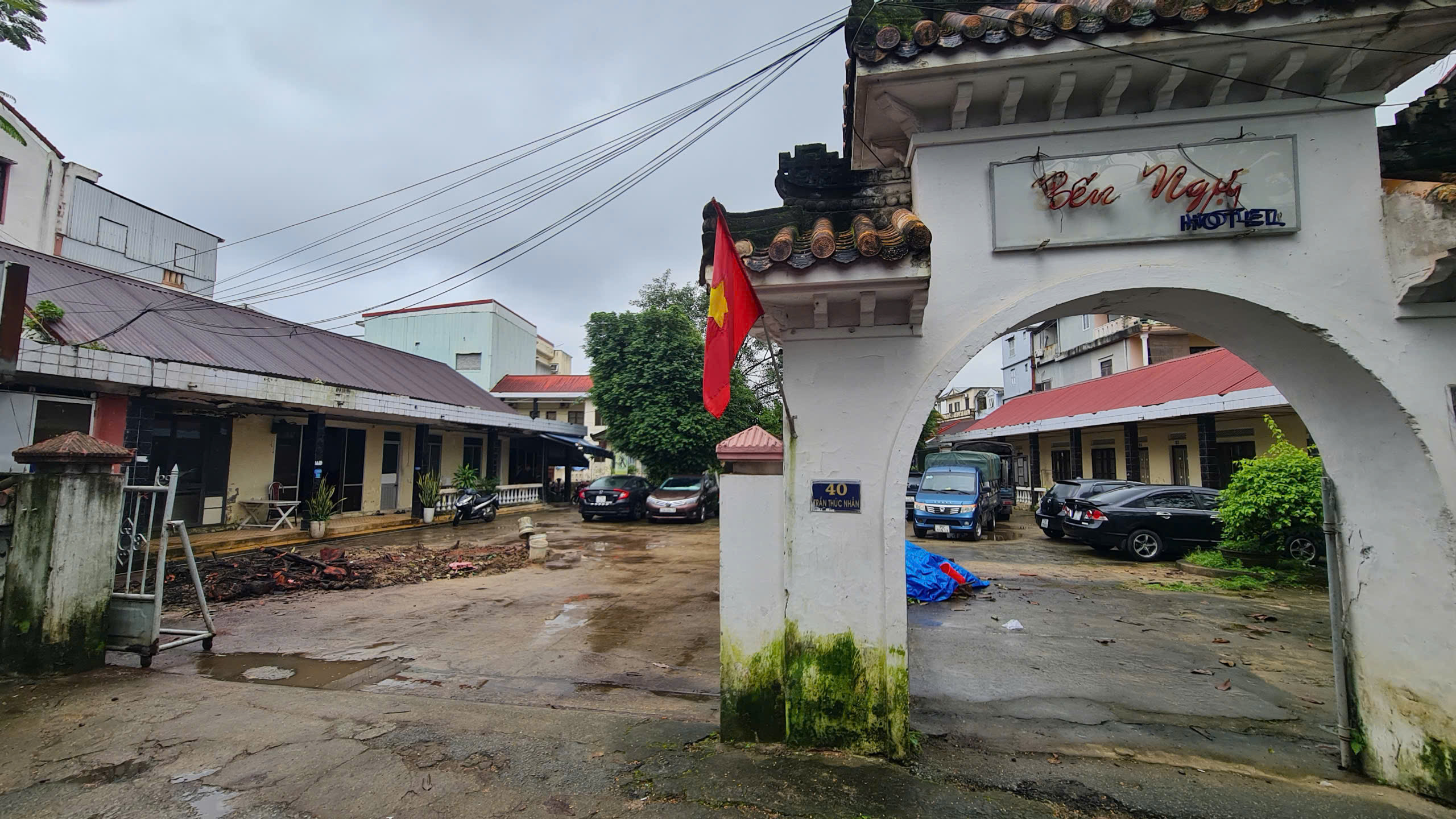 Khu đất 40 Trần Thúc Nhẫn 

Doanh nghiệp chây ỳ bàn giao, chính quyền buộc phải cưỡng chế