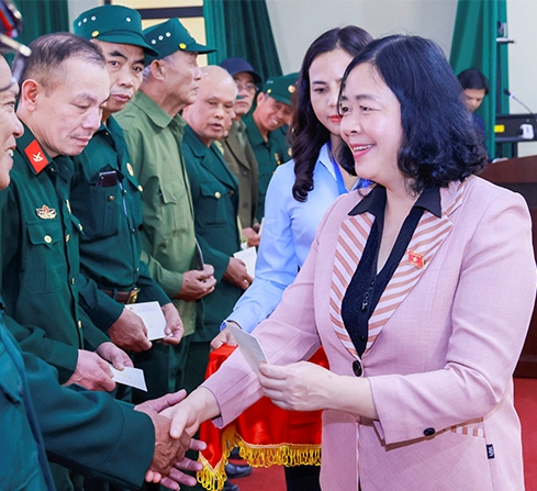 Gần 30 000 suất quà Tết lan tỏa tinh thần đại đoàn kết dân tộc dịp Xuân Bính Ngọ 2026