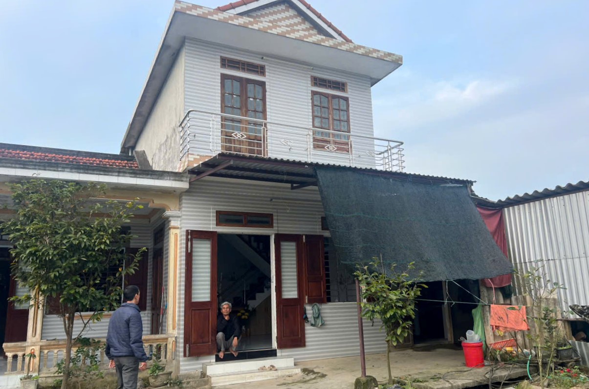 Bớt âu lo dưới mái nhà chống lũ