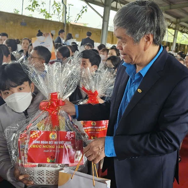 Doanh nghiệp Huế thưởng Tết cao nhất hơn 324 triệu đồng người