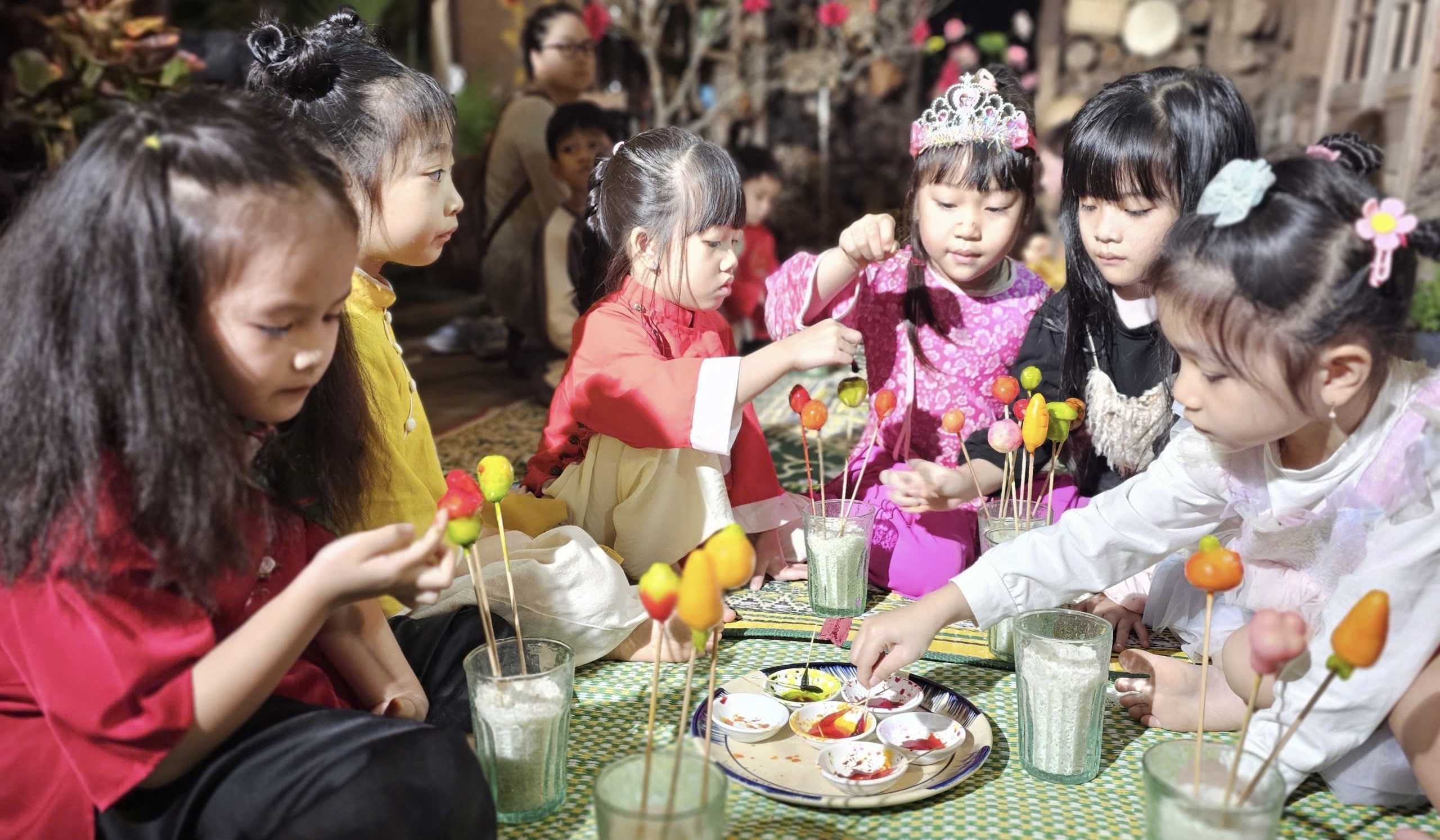 Truyền tình yêu văn hóa từ chiếc bánh nhỏ