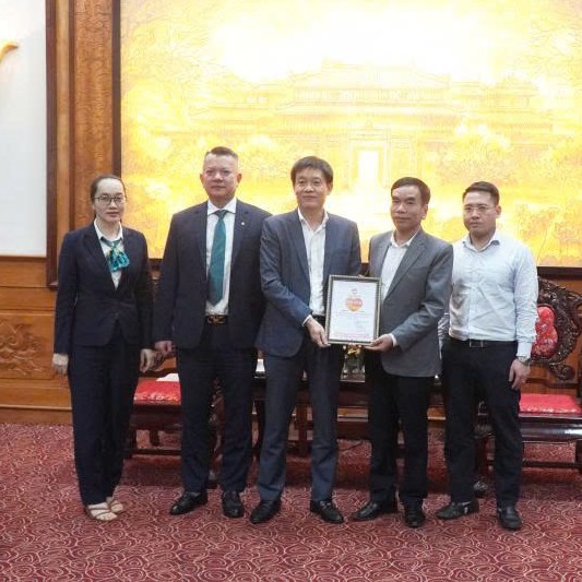 Nhiều tổ chức, cá nhân hỗ trợ thành phố Huế hơn 175 tỷ đồng khắc phục hậu quả mưa lũ