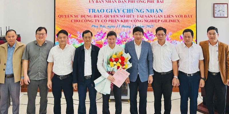 Phú Bài trao giấy chứng nhận quyền sử dụng đất cho Công ty CP Khu công nghiệp Gilimex