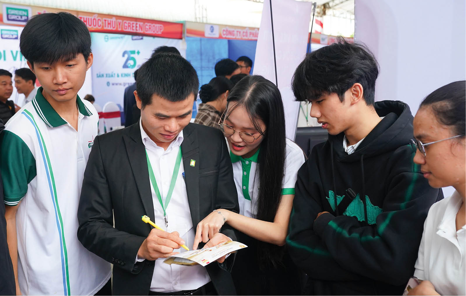 Kết nối doanh nghiệp, mở hướng việc làm cho sinh viên chăn nuôi - thú y