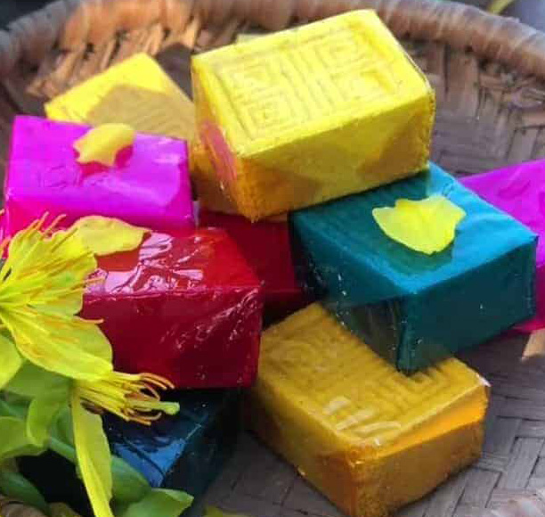 Miên man mứt bánh…