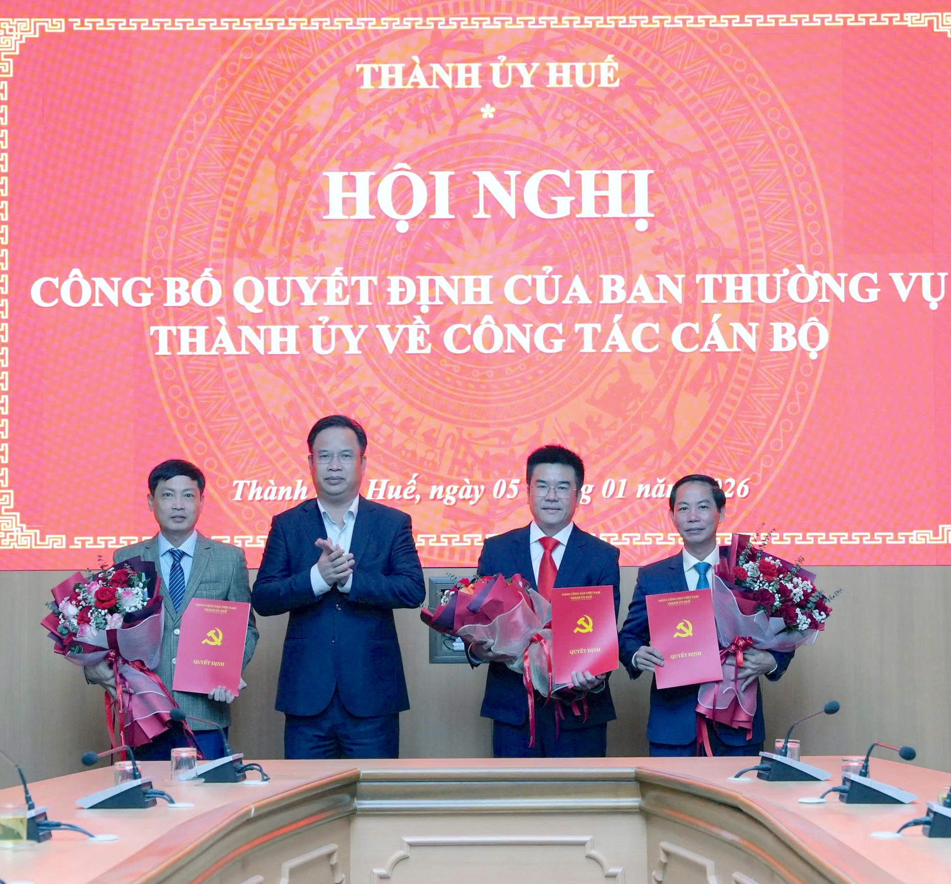 Ban Thường vụ Thành ủy Huế công bố các quyết định về công tác cán bộ