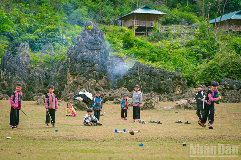Dân số trung bình của Việt Nam năm 2025 đạt 102,3 triệu người