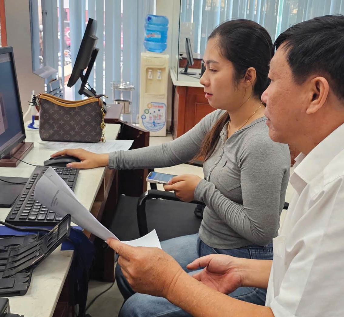 Từ thuận lợi của cán bộ đến sự hài lòng của người dân