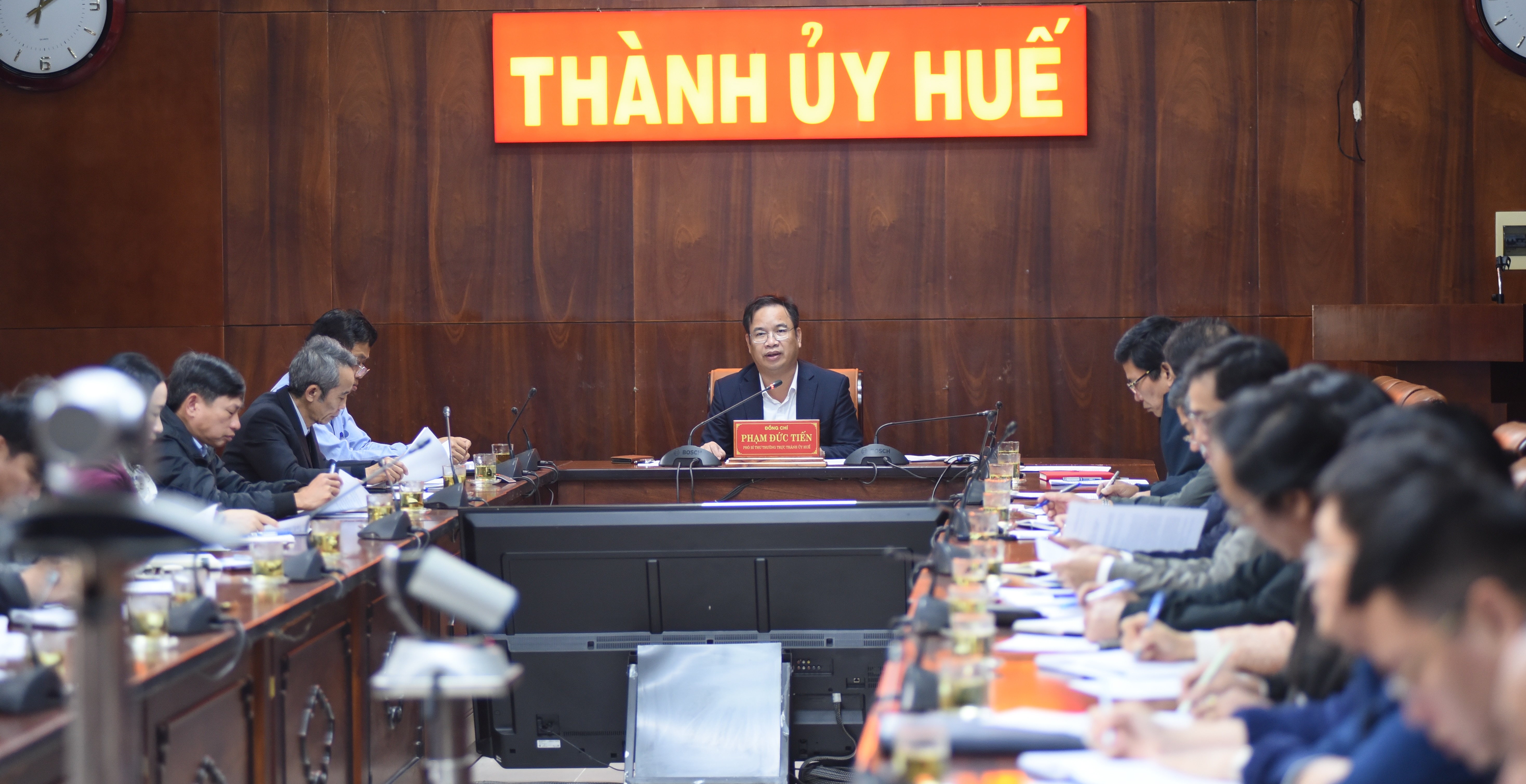 Thành ủy Huế giao ban các cơ quan Đảng