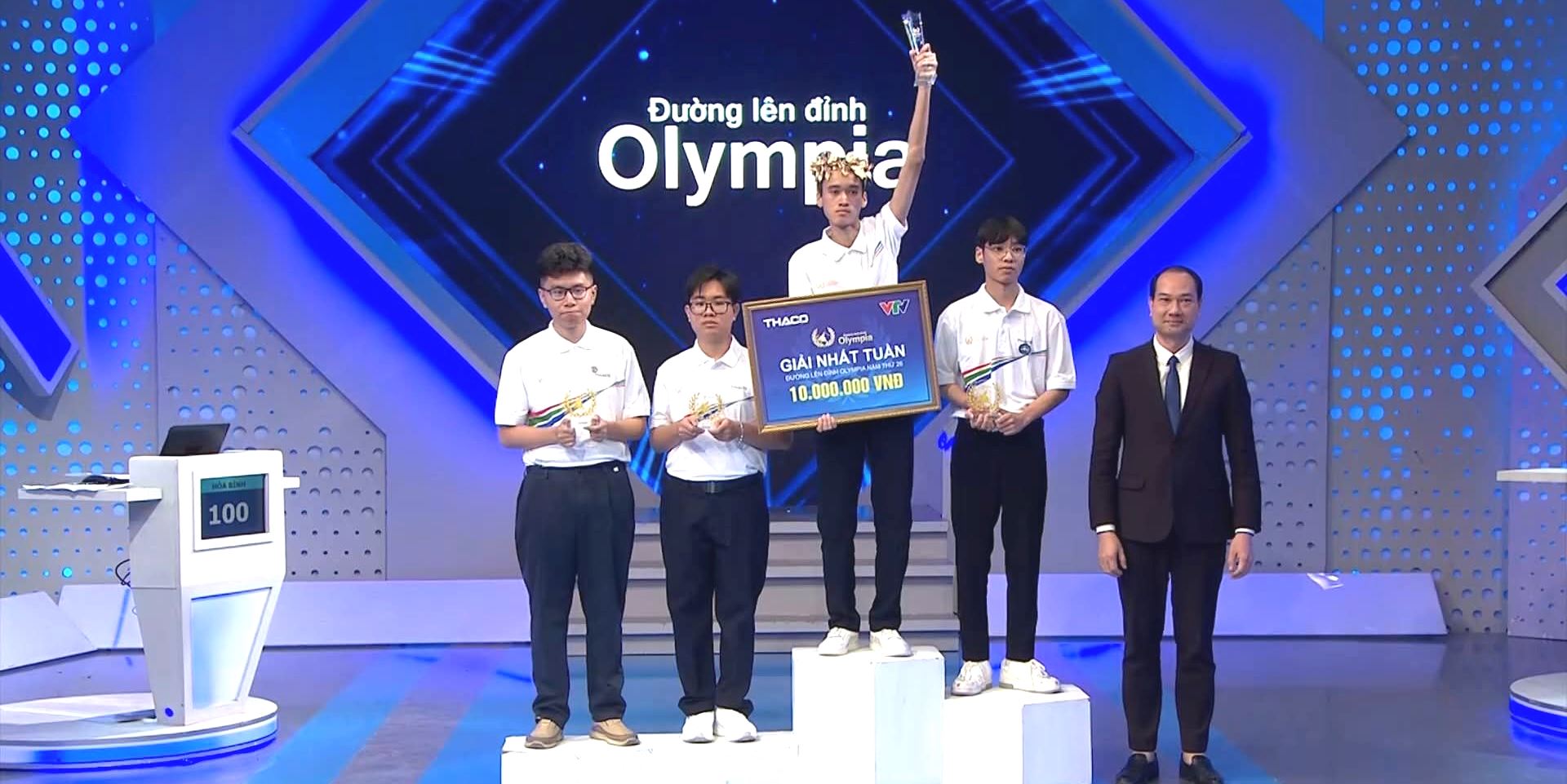 Học sinh Trường THPT Nguyễn Huệ giành vòng nguyệt quế đầu tiên tại sân chơi Olympia