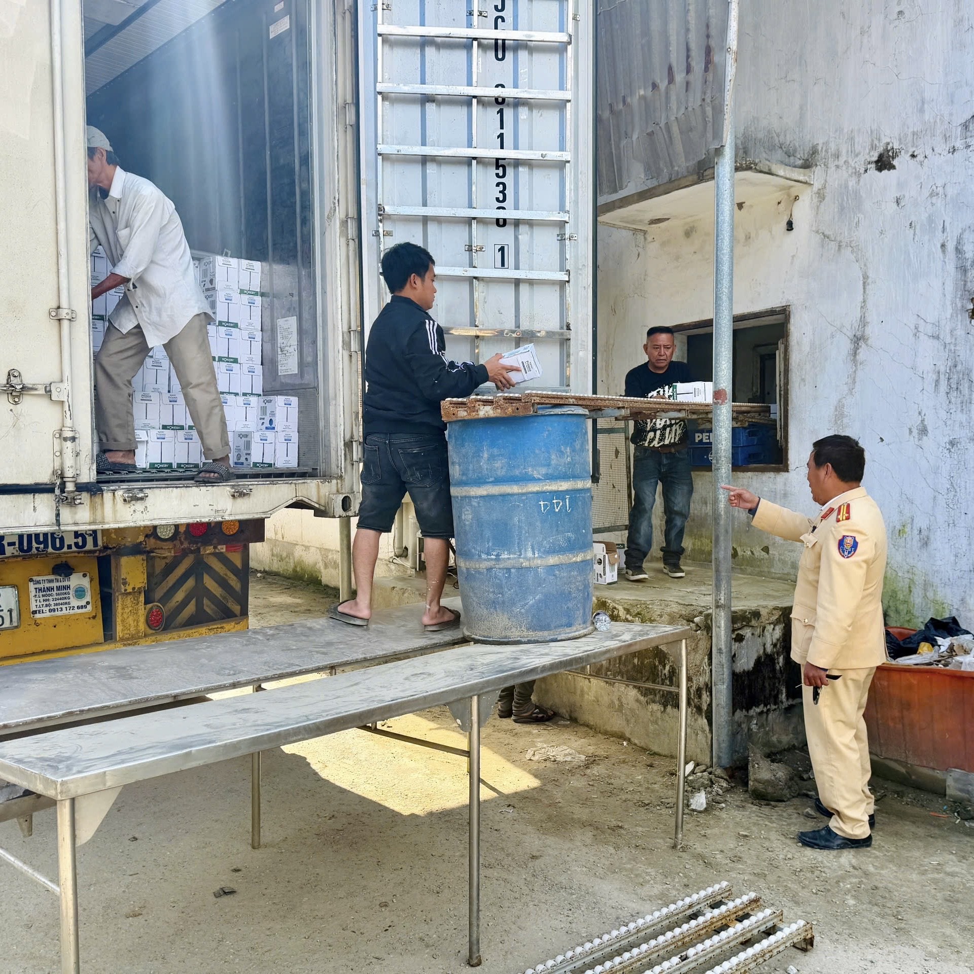 Phát hiện 2 vụ vận chuyển hàng hóa không hóa đơn, chứng từ