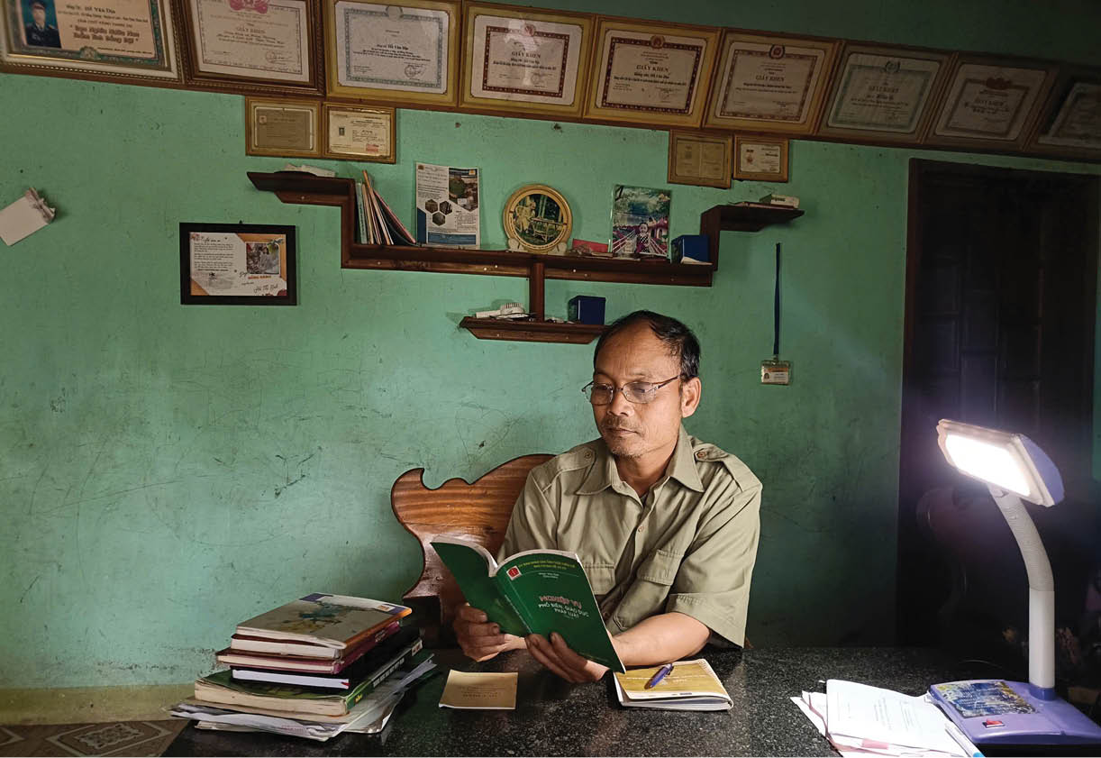 Nêu gương nơi bản làng